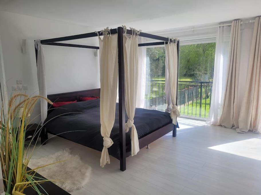 Frida'S House Apartment Bievres Екстериор снимка